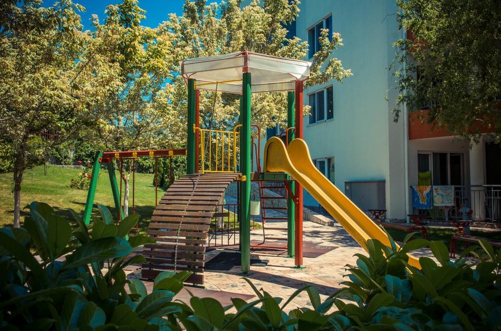 Gt Green Fort Beach Apartments Slăntjev Brjag Exteriör bild