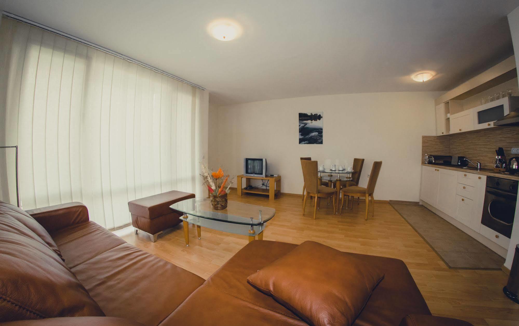 Gt Green Fort Beach Apartments Slăntjev Brjag Exteriör bild