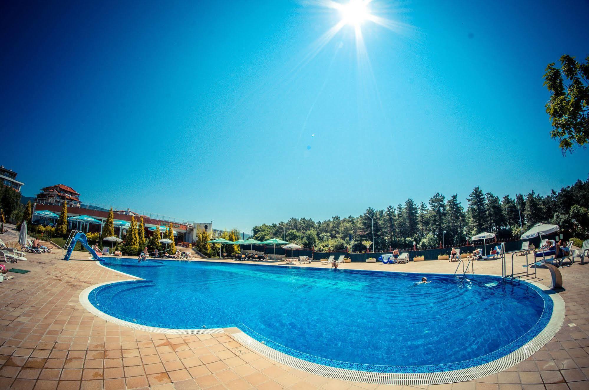 Gt Green Fort Beach Apartments Slăntjev Brjag Exteriör bild