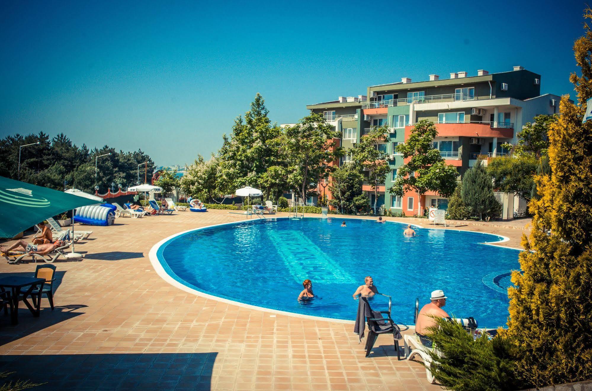 Gt Green Fort Beach Apartments Slăntjev Brjag Exteriör bild