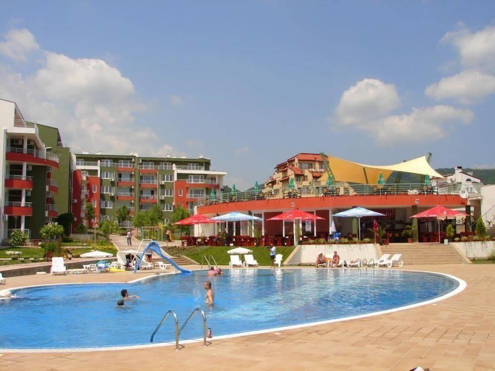 Gt Green Fort Beach Apartments Slăntjev Brjag Exteriör bild