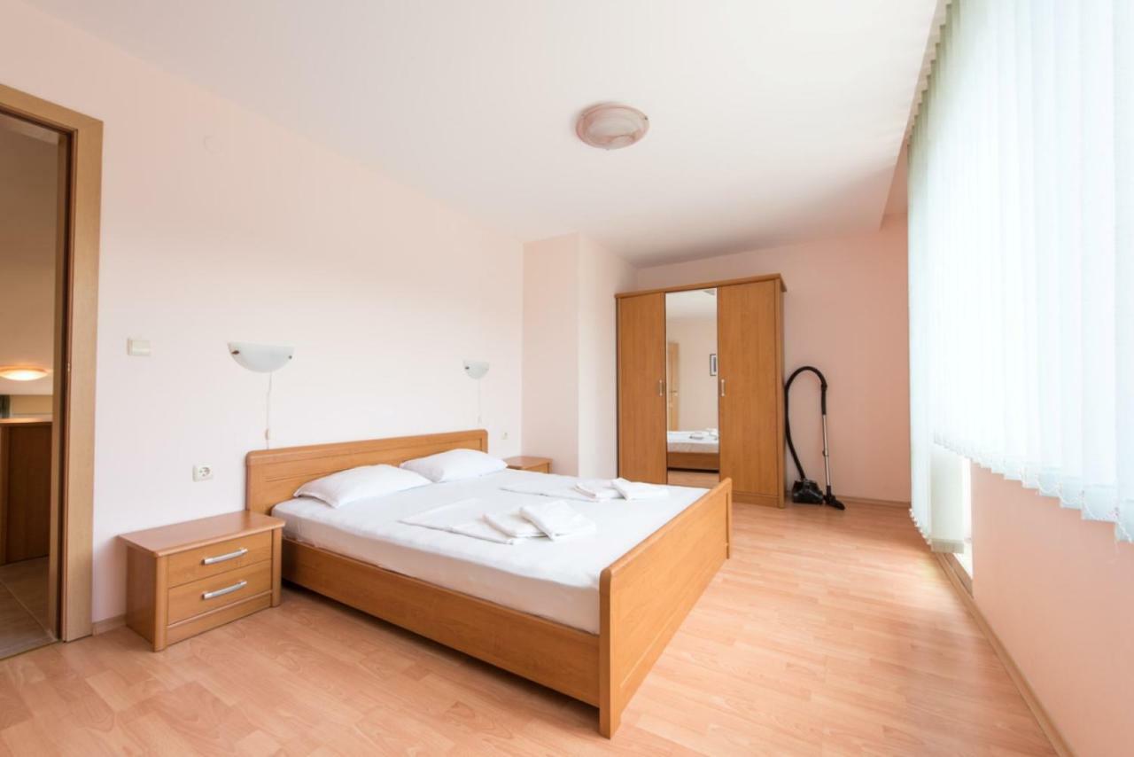 Gt Green Fort Beach Apartments Slăntjev Brjag Exteriör bild
